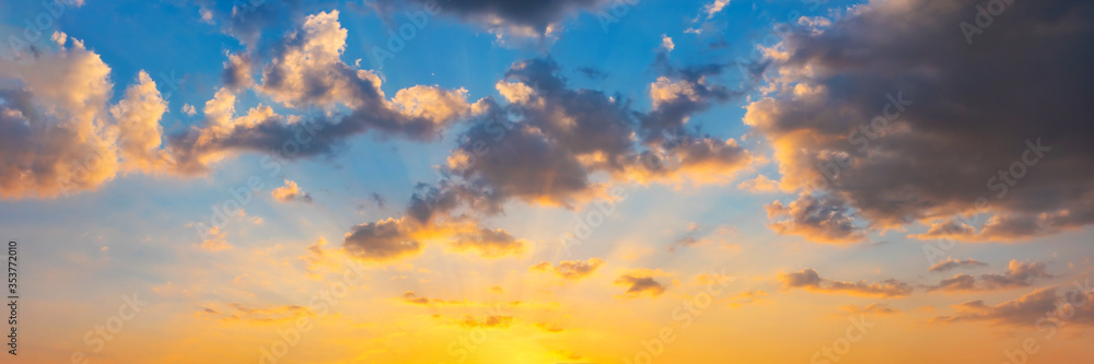 Fototapeta premium Gorgeous panorama scenic of sunrise and sunset with silver lining and cloud in the morning and evening. Panoramic landscape image.