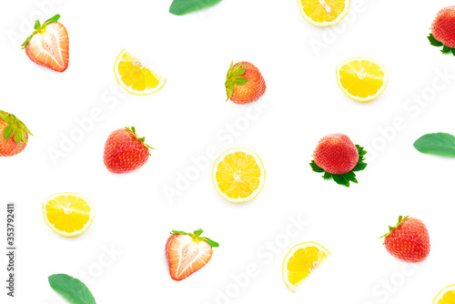 Fototapeta Naklejka Na Ścianę i Meble -  Refreshing Strawberry and lemon on a white background