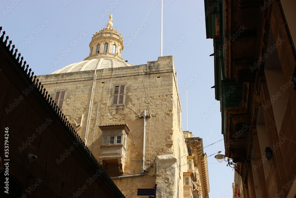Un coin du dôme de l basilique N-D du Mont Carmel à La Valette (Malte)