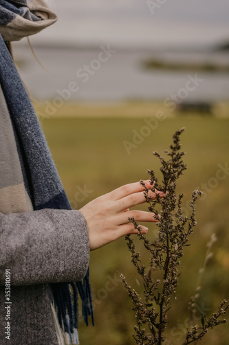 Wallpaper Mural hand with lavender Torontodigital.ca