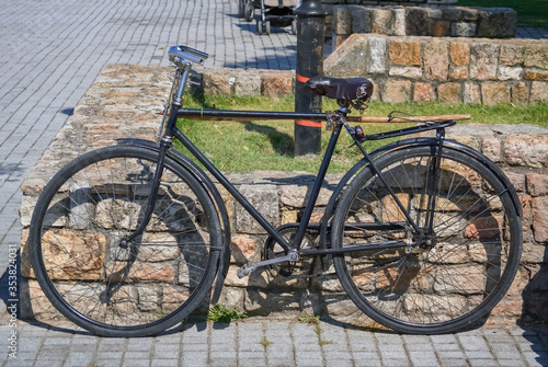 Bild auf Leinwand Old black bicycle