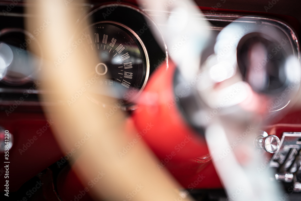 Obraz premium Classic dashboard with tachometer and odometer with vintage design