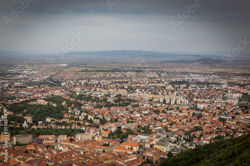 Ausblick über die Großstadt Kronstadt in Rumänien