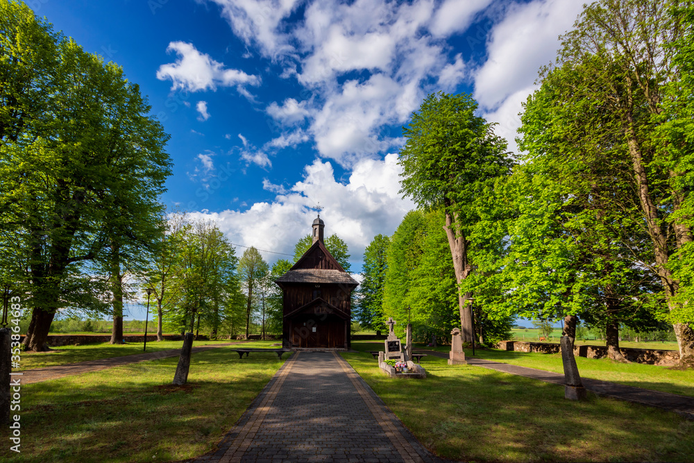 Kaplica cmentarna Imienia Maryi - wieś Zawyki , Podlasie, Polska