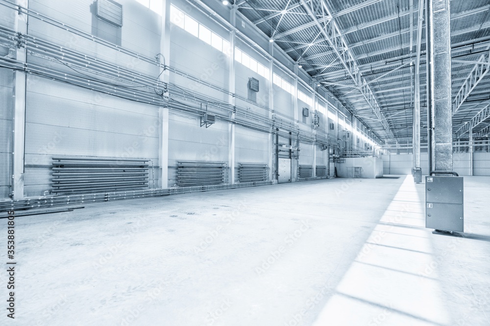 Obraz premium Interior of empty warehouse or garage