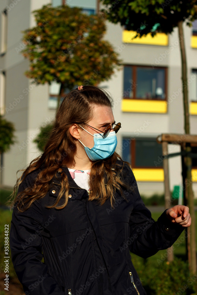 Fototapeta premium girl with the mask
