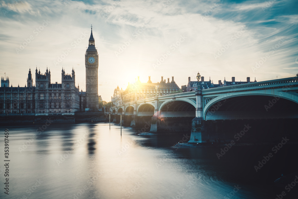 Naklejka premium Big Ben with sunset flare in London. England