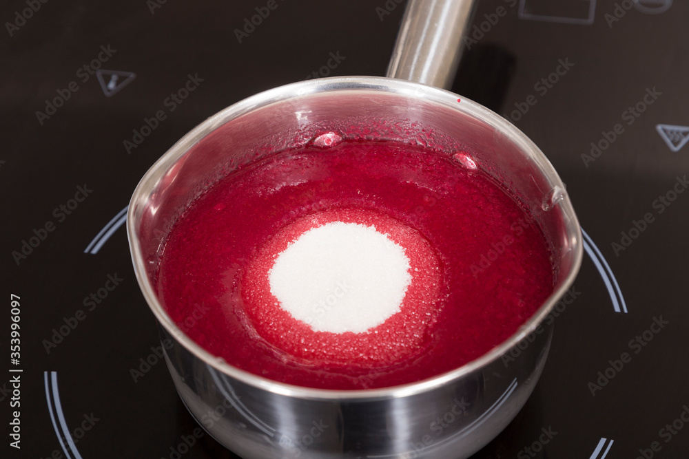 The process of making red sweet syrup. The process of making red sweet syrup.