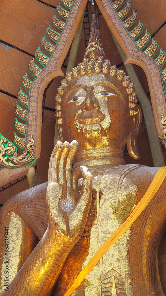 Fototapeta premium Buddha statue in Thai temple