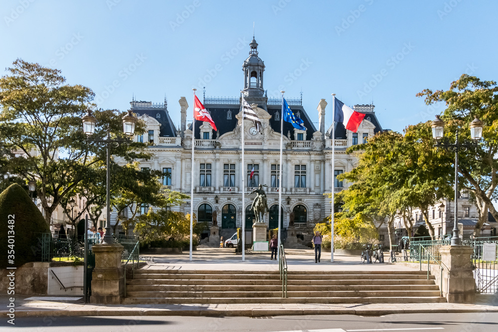 Naklejka premium Vannes Town Hall in French Brittany .