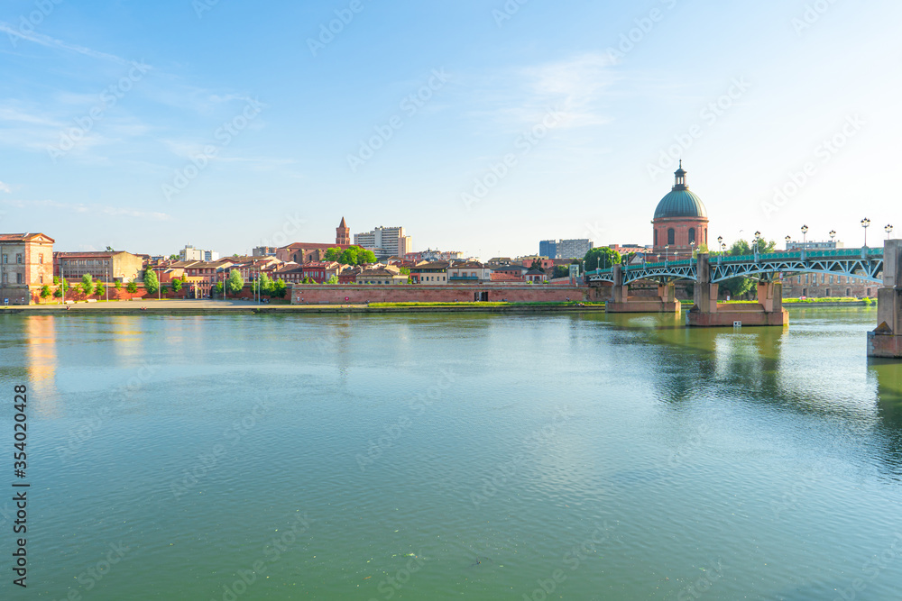 Toulouse, river Haute-Garonne, Midi Pyrenees, southern France.