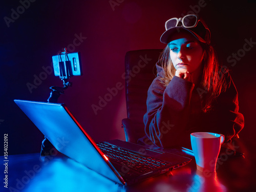 Freelancer girl thought abo...