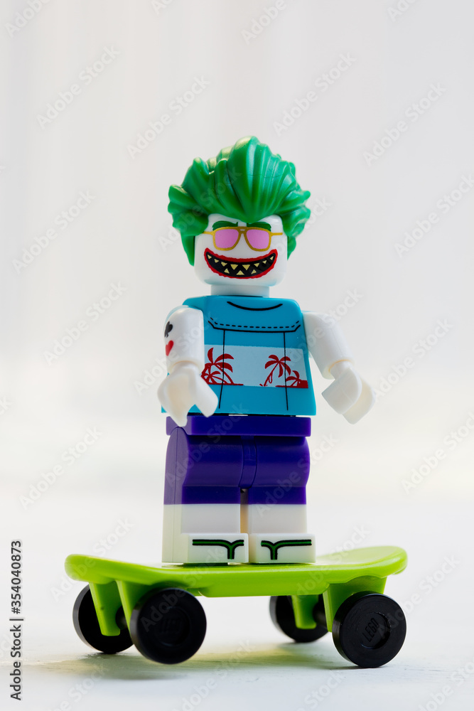 Lippstadt - Deutschland 8. Juni 2019 Lego Joker fährt Skateboard Stock  Photo | Adobe Stock