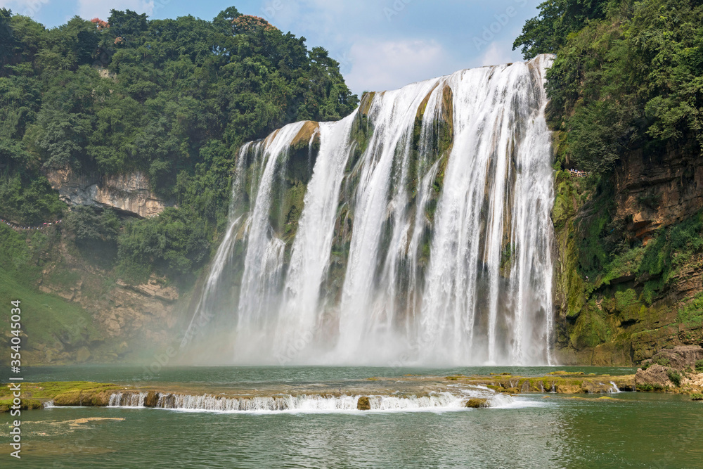 Fototapeta premium waterfall in guizhou huangguoshu
