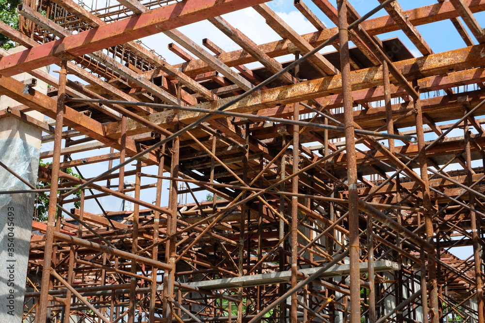 Unfinished buildings and complex structures Unfinished buildings and complex structures