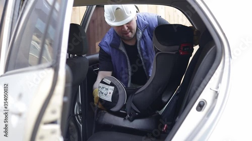 install a child seat in the car
