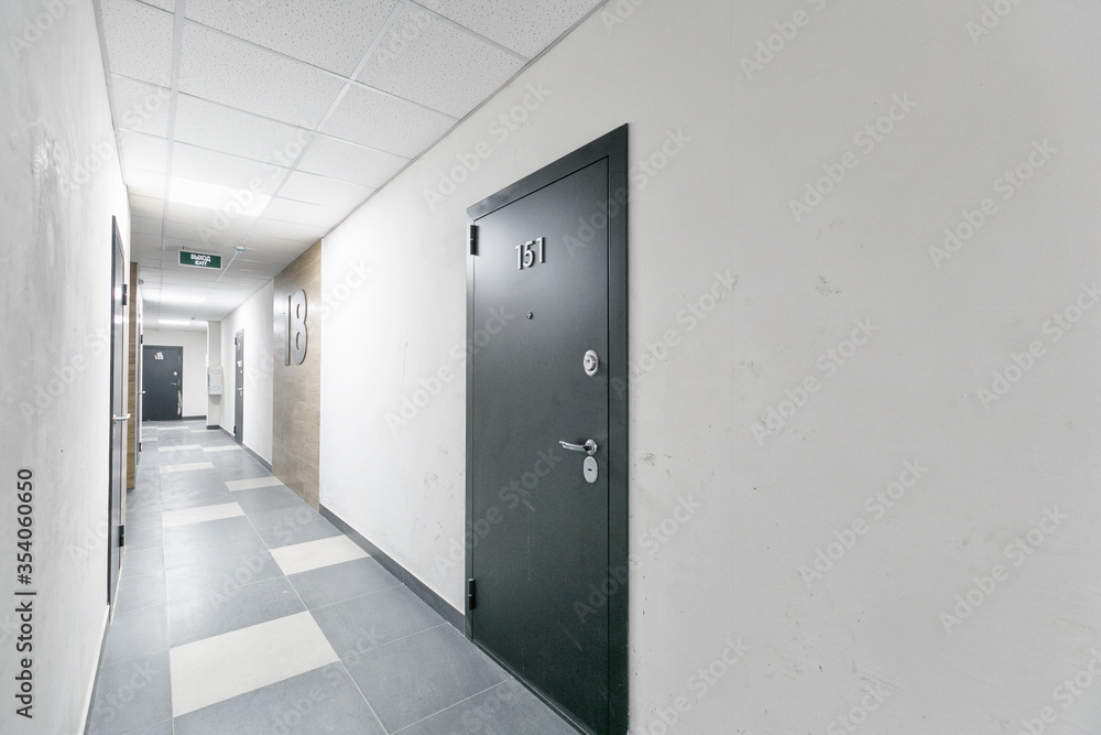 Fototapeta premium interior of the apartment without decoration in gray colors