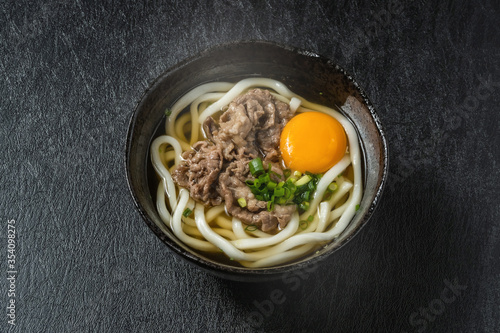 肉うどん　Hand-made udon Japanese cuisine