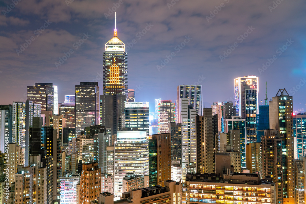 Obraz premium The amazing night and sunset view of cityscape and skyscrapers in Hong-Kong