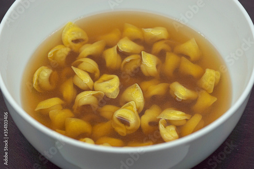 Tortellini in brodo