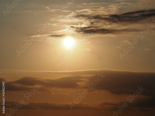 atardecer color rosa palo, vista desde el lago de ivars y vila sana, lerida, españa, europa
