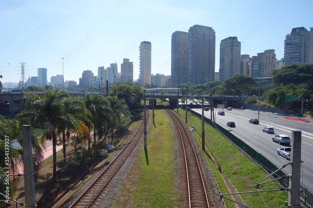 Sao Paulo/Brazil: Pinheiros avenue, train line, cityscape