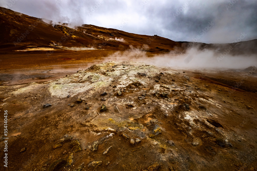 geyser in yellowstone national park