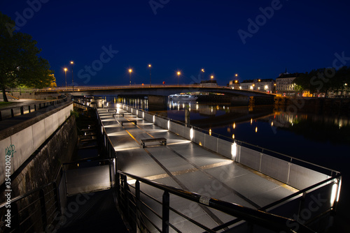 Wallpaper Mural lever du jour sur les bords des rives de Nantes Torontodigital.ca