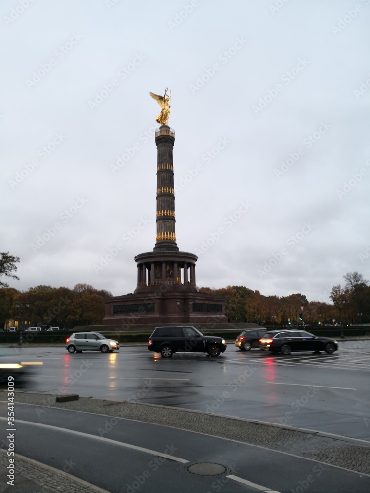 Victory monument 