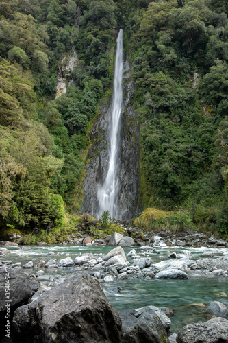 Fototapeta Naklejka Na Ścianę i Meble -  Thunder Creek Falls, South Island, New Zealand