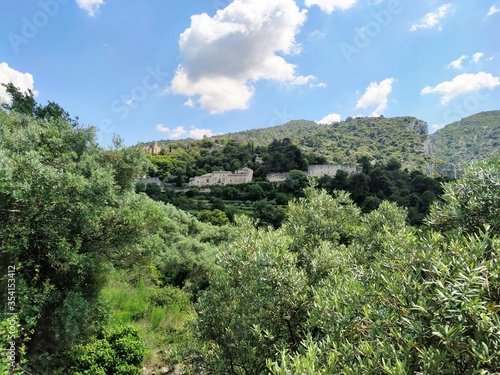 Paysage provençal - Oppède-le-vieux