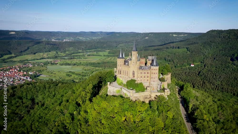 Burg Hohenzollern Drohnen Aufnahme am Abend Burg Hohenzollern Drohnen Aufnahme am Abend