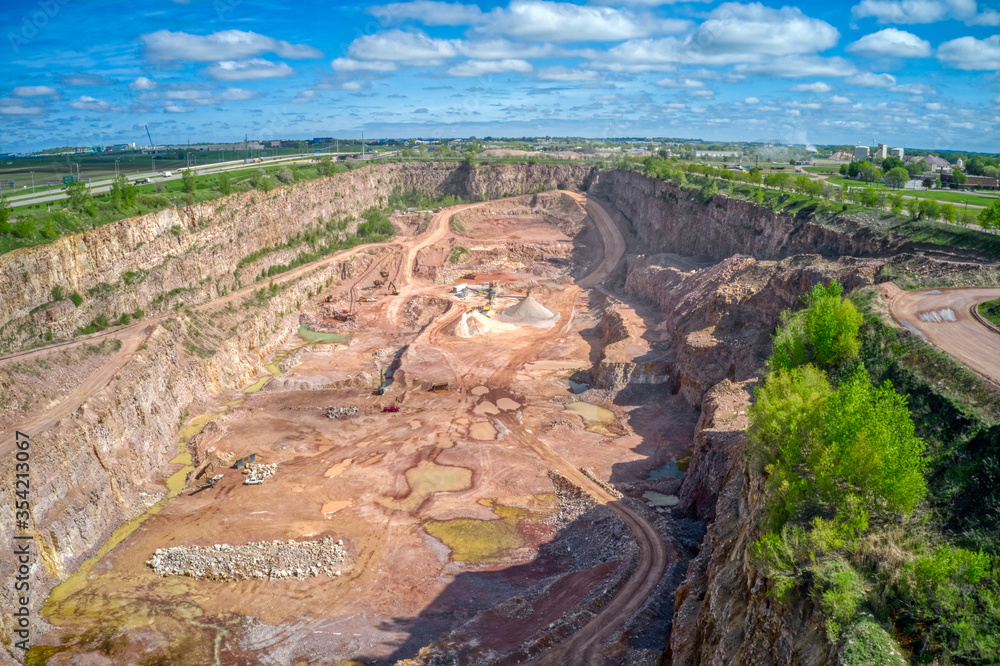 Sioux Quartzite Quarry supplies building materials for South Dakota region