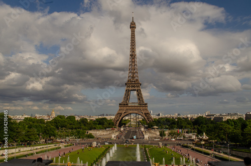 The Eiffel Tower © santiago