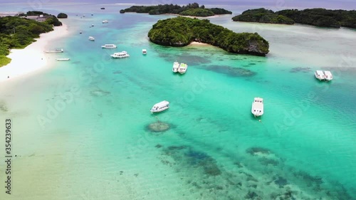 石垣島の川平湾でのドローン空撮、前進