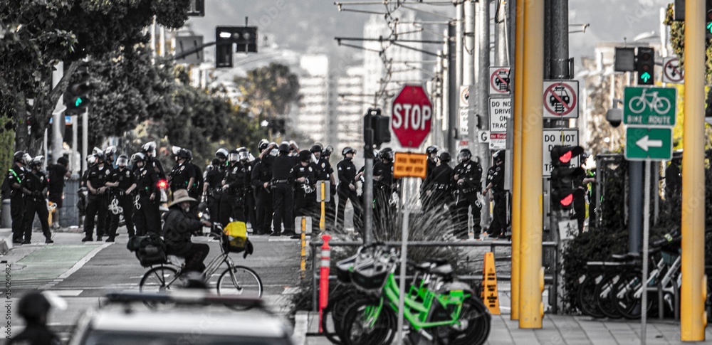 Naklejka premium police in riot gear