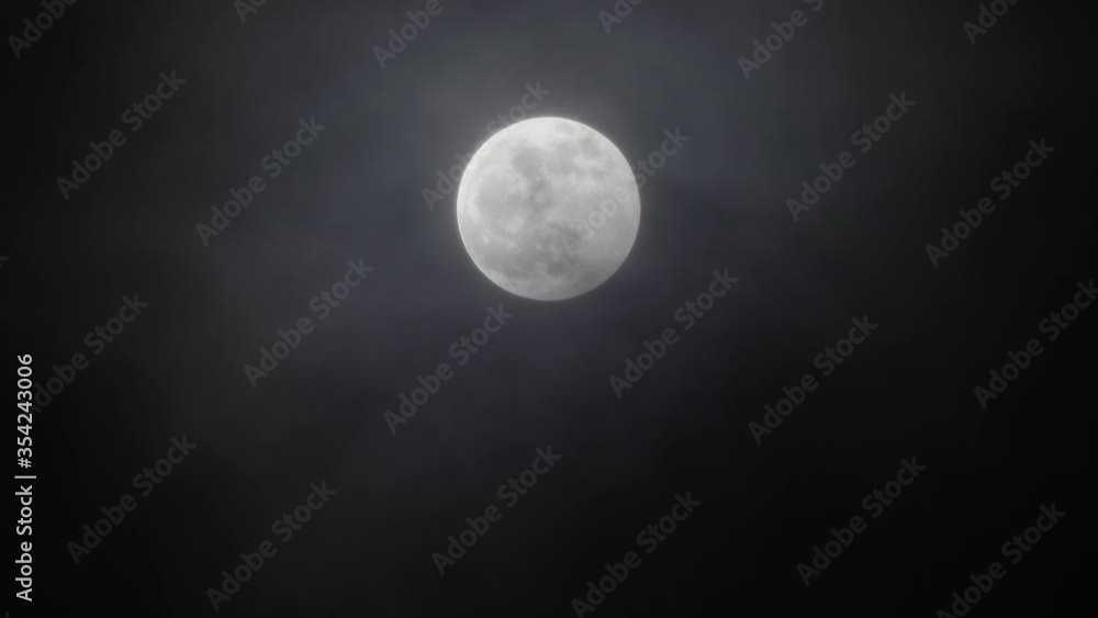 full moon moving between clouds, 4k full moon moving between clouds, 4k