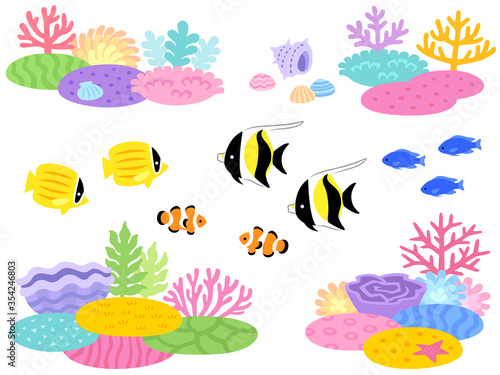 サンゴ礁と熱帯魚のイラストセット