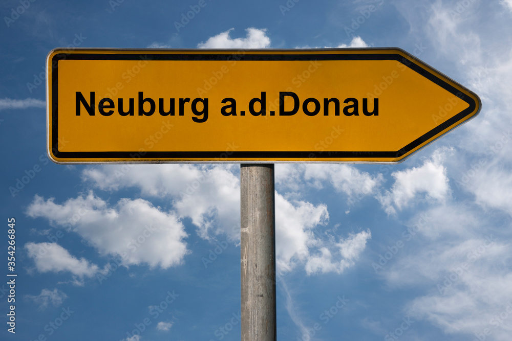 Fototapeta premium Wegweiser Neuburg an der Donau