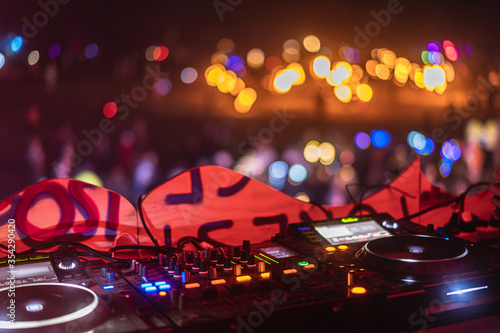 dj at the party
