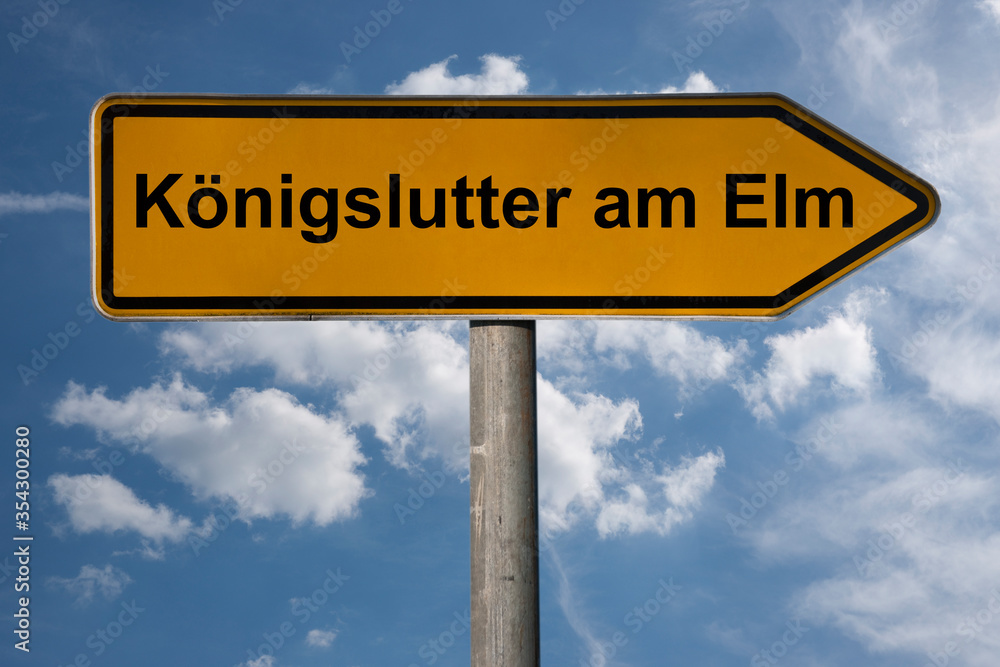 Obraz premium Wegweiser Königslutter am Elm