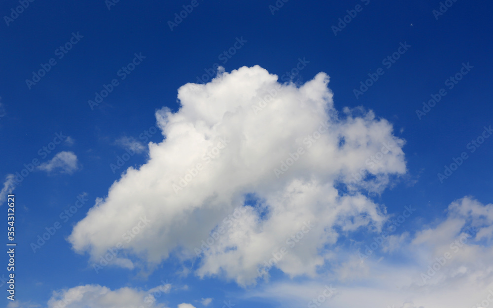 Obraz premium clouds in blue sky