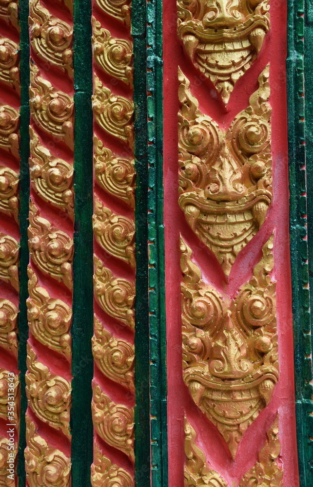 Giant stucco and Kanok pattern, which are Thai designs