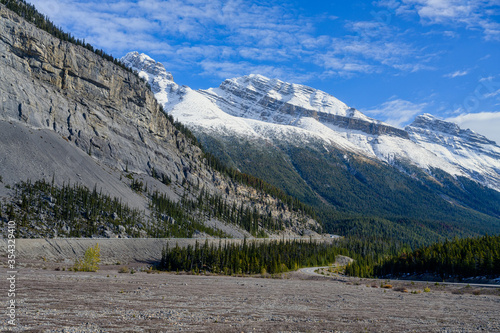 trans canada highway  Jasper Alberta Kanada travel destination