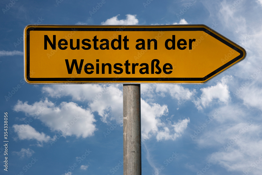 Obraz premium Wegweiser Neustadt an der Weinstraße