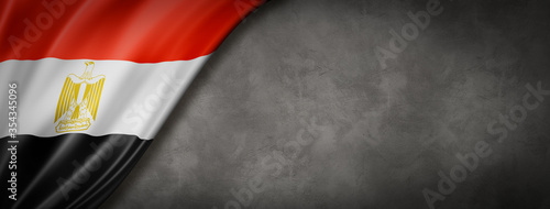 Canvastavla Egyptian flag on concrete wall banner