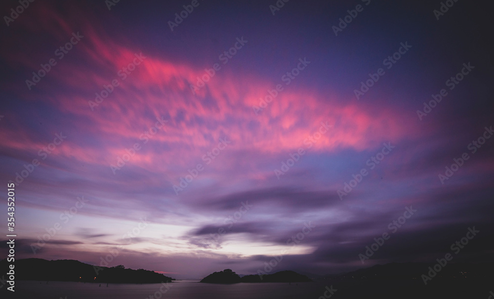 Fototapeta premium Dramatic sky over the sea
