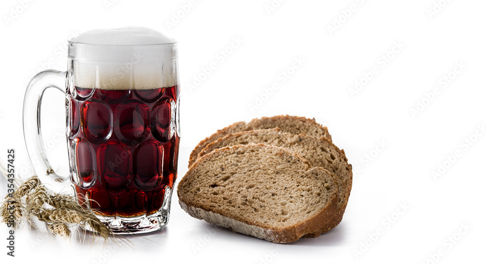 Traditional kvass beer mug with rye bread isolated on white background. Copy space - obrazy, fototapety, plakaty 