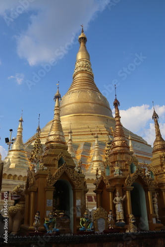 Pagode Shwedagon à Yangon, Myanmar © Atlantis