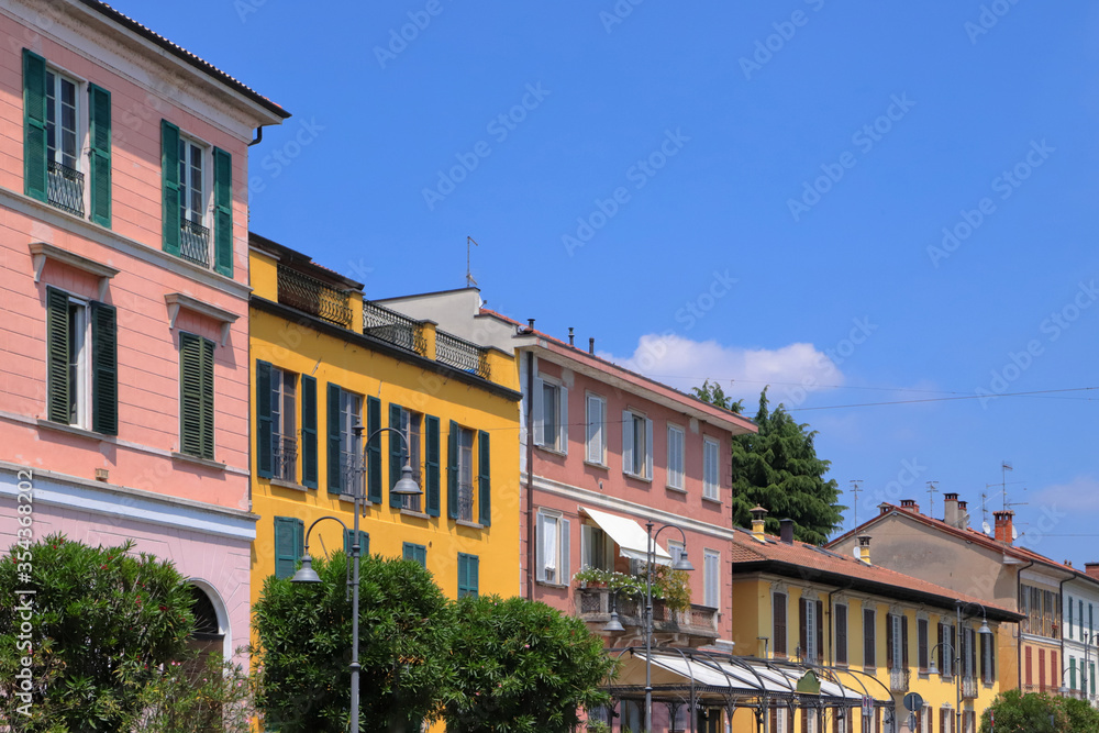 Case colorate ad Angera Italia, Colorful houses in Arona village in Italy 
